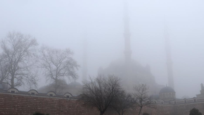 Selimiye Camisi sis altında gözden kayboldu