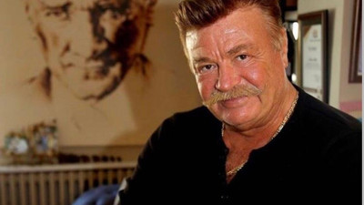 Ünlü oyuncu yoğun bakıma kaldırıldı. Eşi sevenlerinden dua istedi