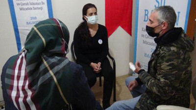 Komşu evden gelen çığlık sesleri iğrenç gerçeği ortaya çıkardı. İlk duruşmada serbest bırakılıp beraat etti