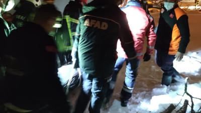 Bir çukur kazması canına mal oldu. AFAD müdahale etti