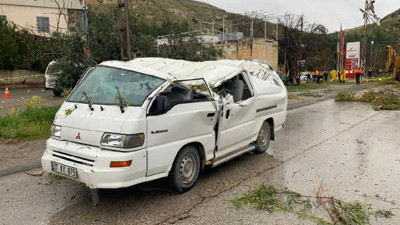 Şanlıurfa'da fırtına hasara yol açtı