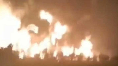 Endonezya'da petrol rafinesinde şiddetli patlama