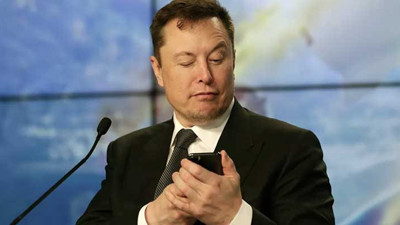 Elon Musk'tan tartışma yaratan paylaşım. Önce yazdı sonra sildi