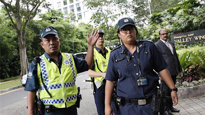 Maskesini çıkarıp polise öksürdü. Cezayı duyunca şoke oldu