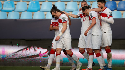 Milli takımda 4 yıldız futbolcu kadrodan çıkarıldı