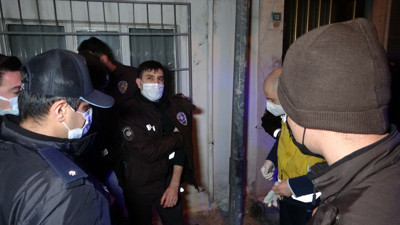 Bekçiye çarpan kadın sürücü aranıyor