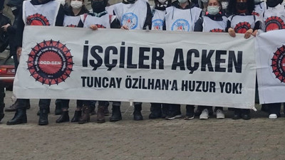 Migros işçileri Tuncay Özilhan'ın evinin önünde gözaltına alınmıştı. Kaymakamlıktan patronun mahallesinde eylem yasağı