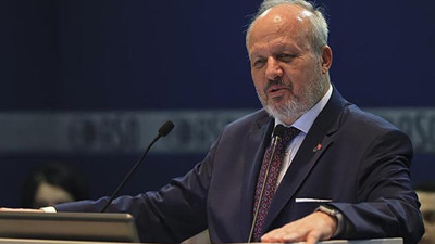 Sanayicilerin başındaki isimden iktidara yüksek faiz ve kur tepkisi. Bakanın olduğu toplantıda isyan etti