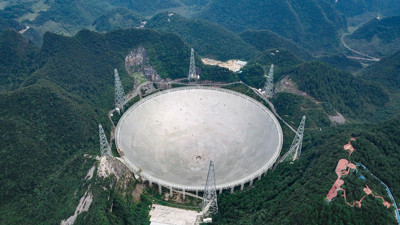 Çin devasa teleskobunu kullanıma açtı
