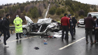 Ankara'da korkunç kaza. Yol buz pistine döndü 9 araç birbirine girdi. 4 ölü 5 yaralı