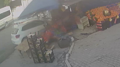 İstanbul Esenyurt'ta kadınları ölümden çöp konteyneri kurtardı. Dehşet anları kamerada