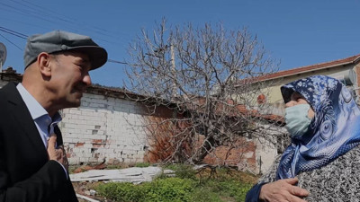 74 yaşındaki Aynur nineden Tunç Soyer’e: Bir maaşla 4 nüfus geçiniyoruz bu düzen değişsin artık