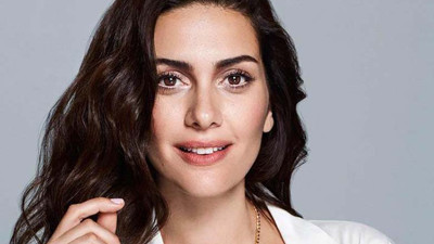Bergüzar Korel'in Exxen'deki dizi projesi başlamadan bitti. Nedenini sosyal medyadan duyurdu