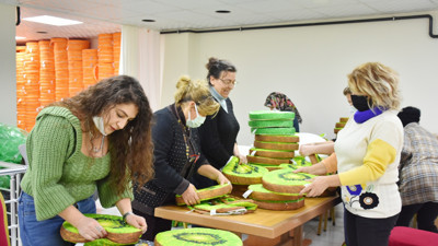 Aksaray'da 7 kadın altınlarını satıp iş kurdu. Şimdi de siparişlere yetişemiyorlar