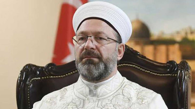 Diyanet İşleri Başkanı Ali Erbaş’ın saçlarıyla ilgili gerçek ortaya çıktı. Saçlarını dağıtırsın rüzgarlara bırakırsın