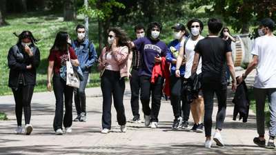 Genç vaka oranı artıyor. Bakan Koca uyardı