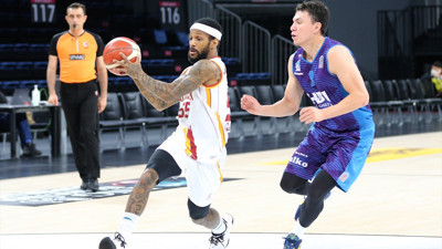 Galatasaray 40 sayı farkla kazandı