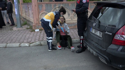 Hep beraber eğlenceye oturdular. Annesi balkon kapısını açınca olanlar oldu