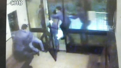 Apartman fareleri polisle göz göze geldi. Bir haftada 16 eve girdiler