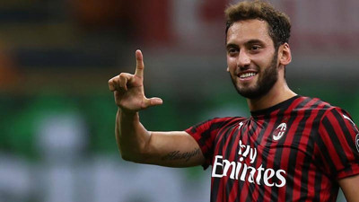 Hakan Çalhanoğlu'na dev talip. Milan ile anlaşamadı
