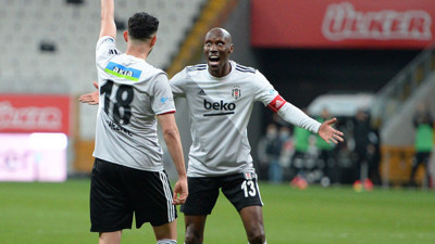 FIFA'dan Atiba'ya 'ahtapot' benzetmesi. Sosyal medyada beğeni yağdı