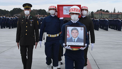 Şehit pilot memleketine uğurlandı