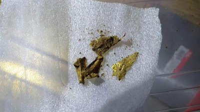 İçinden neler çıktı neler. Tarlayı süren çiftçinin pulluğuna takıldı