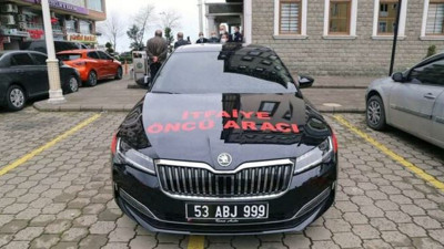 İtfaiye aracı isteyen belediyeye makam otosu gibi araba gönderildi. Üstünde itfaiye yazısı var. Fıkradan da öte bir olay gerçek oldu