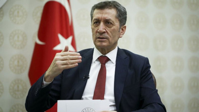 Milli Eğitim Bakanı Selçuk açıkladı. İki sınav ertelendi