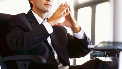 Belediyede görevden alındı ihale zengini oldu. Bunu duyan kovulmak için sıraya girdi