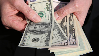 Piyasada son 15 yılda böylesi görülmedi. İki haftada 2,4 milyar dolar götürdüler