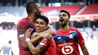 Milli futbolcular galibiyet getirdi