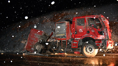 Yangına giden itfaiye aracı kaza yaptı (10 Nisan 2021)