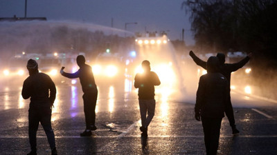 Kuzey İrlanda savaş alanına döndü