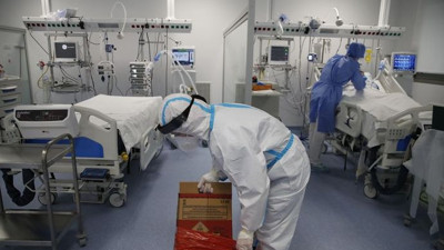 Korona hastanesinde akılalmaz cinayet. Yanındaki entübe hastanın fişini çekti. Gerekçesi pes dedirtti