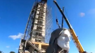 43 metrelik İsa heykelinin baş kısmı tamamlandı