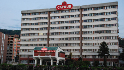 Zarar ettirilen ÇAYKUR sadece reklama dünyaları harcamış. Herhalde Katarlılara satmak için uğraşıyorlar