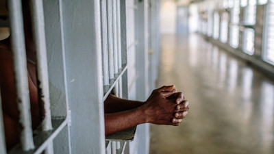 Firar eden mahkumlar teslim oldu