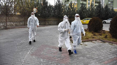 Filyasyon ekipleri duyduklarına inanamadı. Karantinada olması gereken vatandaşlar böyle yakalandı