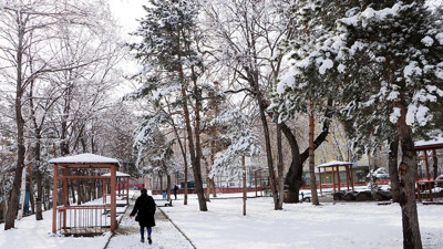 Erzurum'a nisan karı
