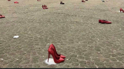 Bizlerin yapamadığını onlar yaptı. Amsterdam meydanında 70 ayakkabı. Türkiye'de 4 ayda katledilen 70 kadın için