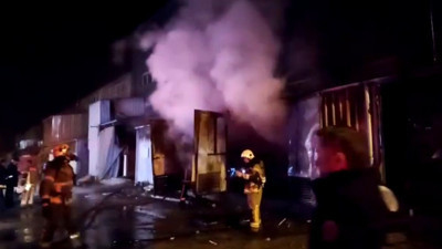 Mobilya fabrikasında korkutan yangın