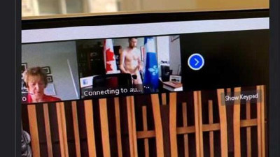 Milletvekili sanal toplantıda çıplak yakalandı