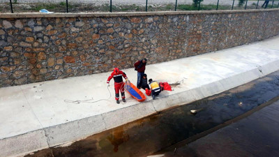 Dere yatağına düşen çocuk yaralandı