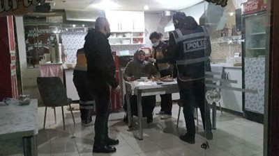 Eski eşi tarafından iftar sofrasında bıçaklandı. Uzaklaştırma kararı vardı