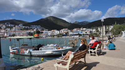 Egelileri yanardağ korkusu sardı. Peş peşe depremlerle sarsılmıştı