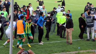 Yeşil saha dövüş ringine döndü