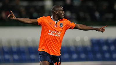 Demba Ba'nın sosyal medyadaki kapak fotoğrafı ortalığı karıştırdı. Ne demek istediğini kimse anlamadı