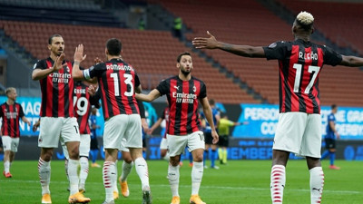 Milan İsveçli golcünün sözleşmesini uzattı
