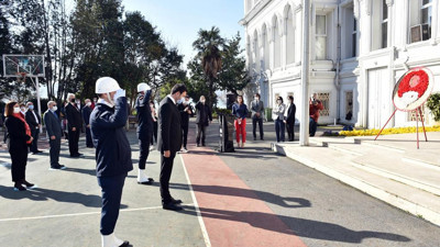 Beşiktaş'ta 23 Nisan kutlamaları coşku içinde devam ediyor